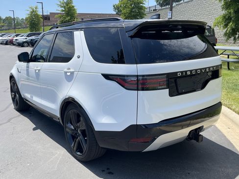 Certified 2023 Land Rover Discovery Metropolitan Edition AWD/4WD image 5