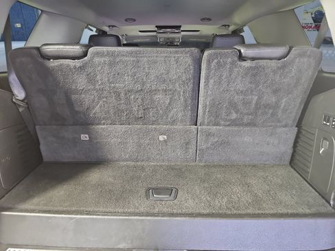 Used 2019 Cadillac Escalade Luxury AWD/4WD image 11