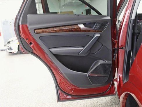 Used 2018 Audi Q5 2.0T Premium Plus w/ Premium Plus Package image 35