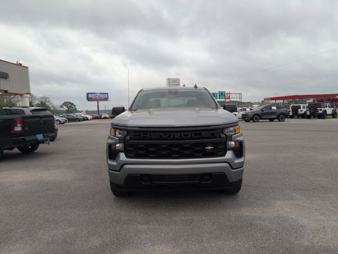 Used 2024 Chevrolet Silverado 1500 Custom image 2