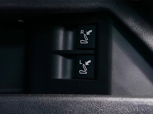 Used 2019 Land Rover Discovery Sport SE image 59