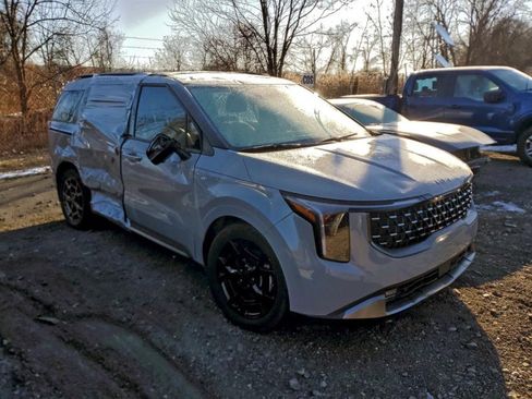 Used 2025 Kia Carnival SX Prestige image 1