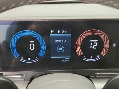 Used 2025 Hyundai Kona SEL FWD image 12