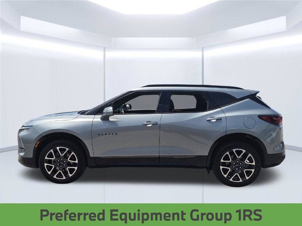 Used 2025 Chevrolet Blazer RS FWD image 4