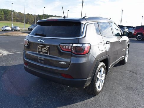 Used 2022 Jeep Compass Latitude image 3