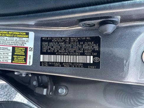 Used 2020 Toyota Camry SE w/ Sunroof Package FWD image 19
