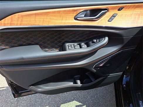 New 2025 Jeep Grand Cherokee Summit image 19