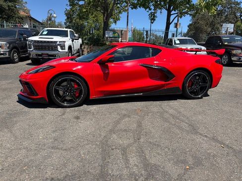 Used 2021 Chevrolet Corvette Stingray Premium Cpe w/ Z51 Performance Package RWD image 11