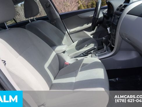 Used 2013 Toyota Corolla LE image 25