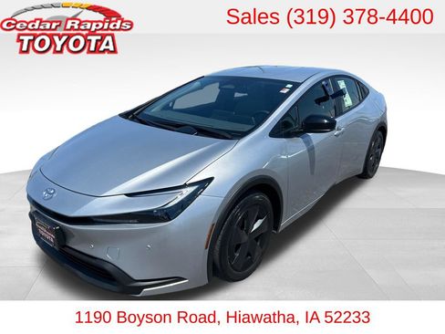 Used 2026 Toyota Prius LE FWD image 1