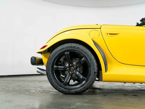 Used 2002 Chrysler Prowler image 10