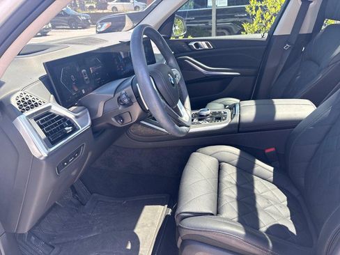 Used 2025 BMW X7 xDrive40i AWD/4WD image 5