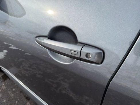 Used 2021 Nissan Sentra SR w/ SR Premium Package image 16