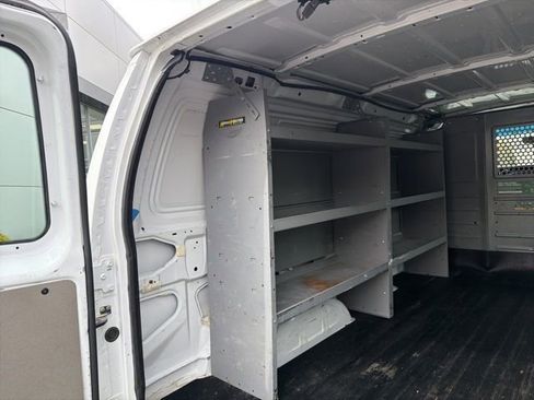 Used 2013 Ford E-250 and Econoline 250 w/ PWR Group image 7