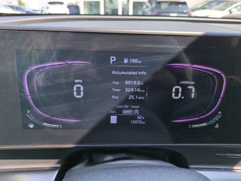 Used 2024 Kia Sportage EX FWD image 17