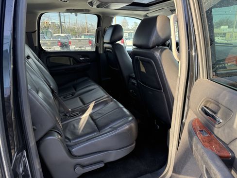 Used 2013 Chevrolet Suburban LT w/ Luxury Package image 18