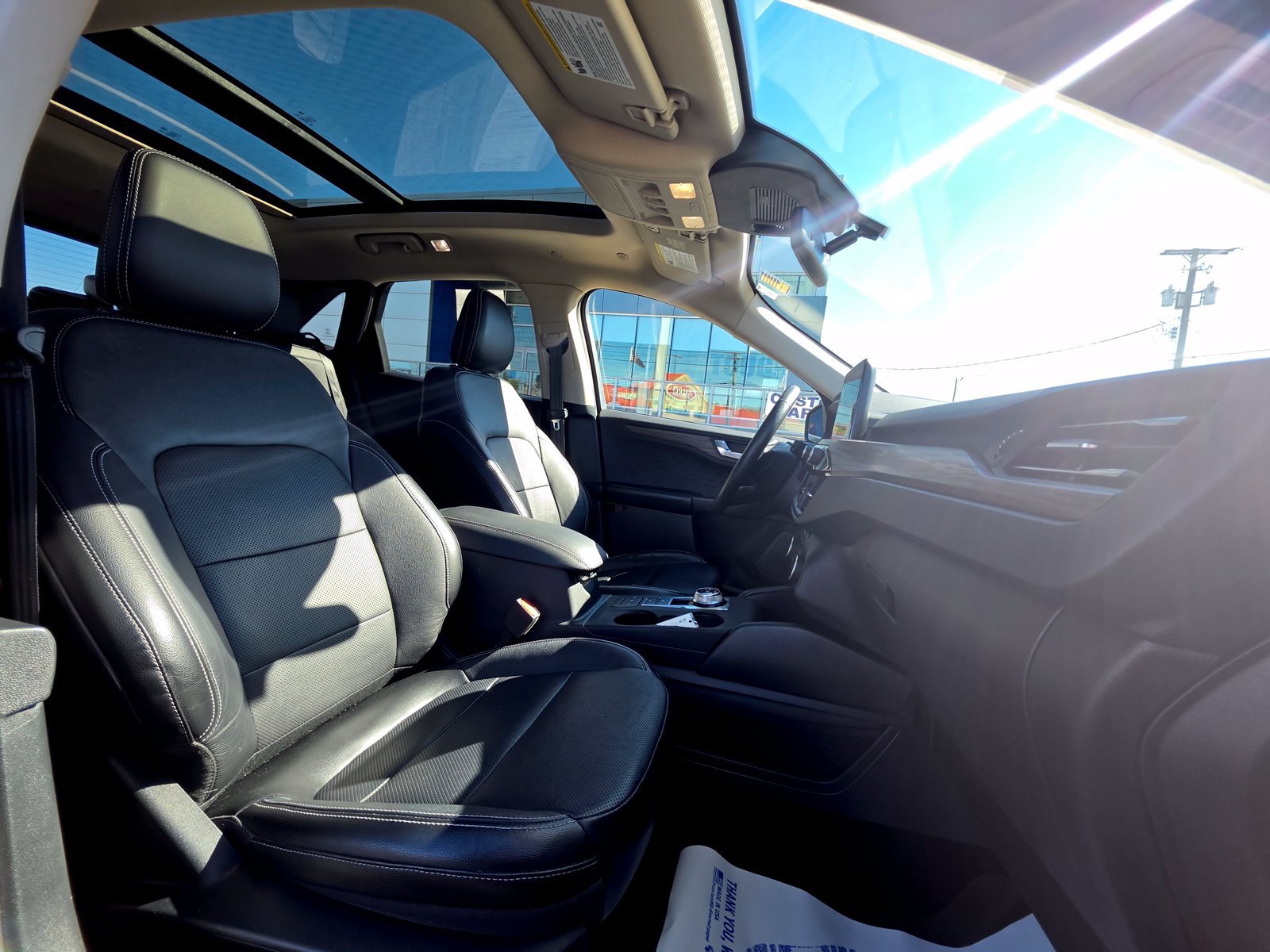 Used 2020 Ford Escape Titanium w/ Titanium Premium Package 2.0 AWD/4WD image 32