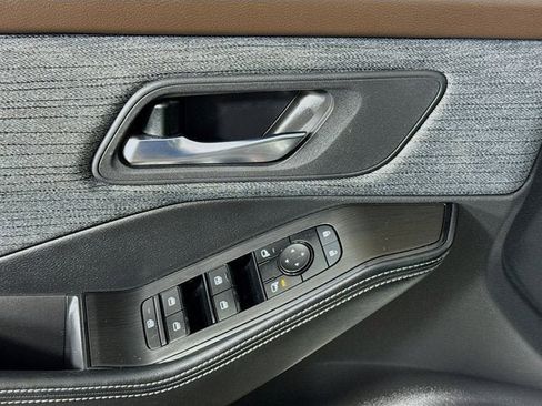 Certified 2023 Nissan Rogue SV image 15