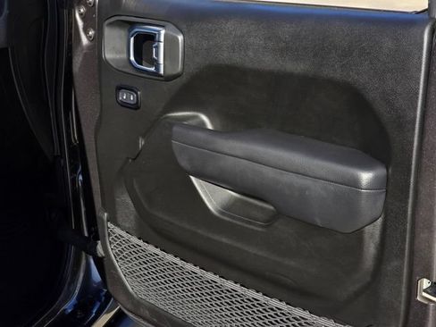 Used 2025 Jeep Gladiator Sport AWD/4WD image 32