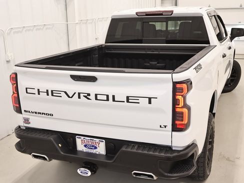Used 2020 Chevrolet Silverado 1500 LT Trail Boss image 38