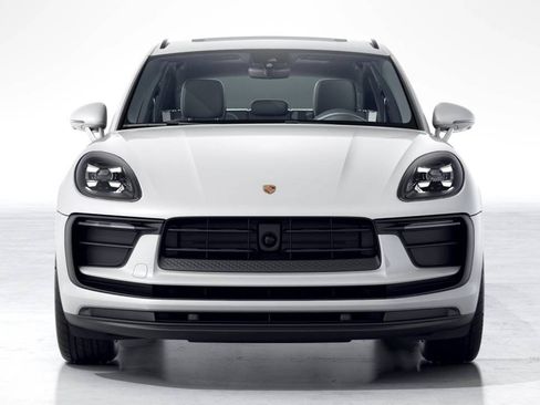 Used 2026 Porsche Macan AWD/4WD image 8