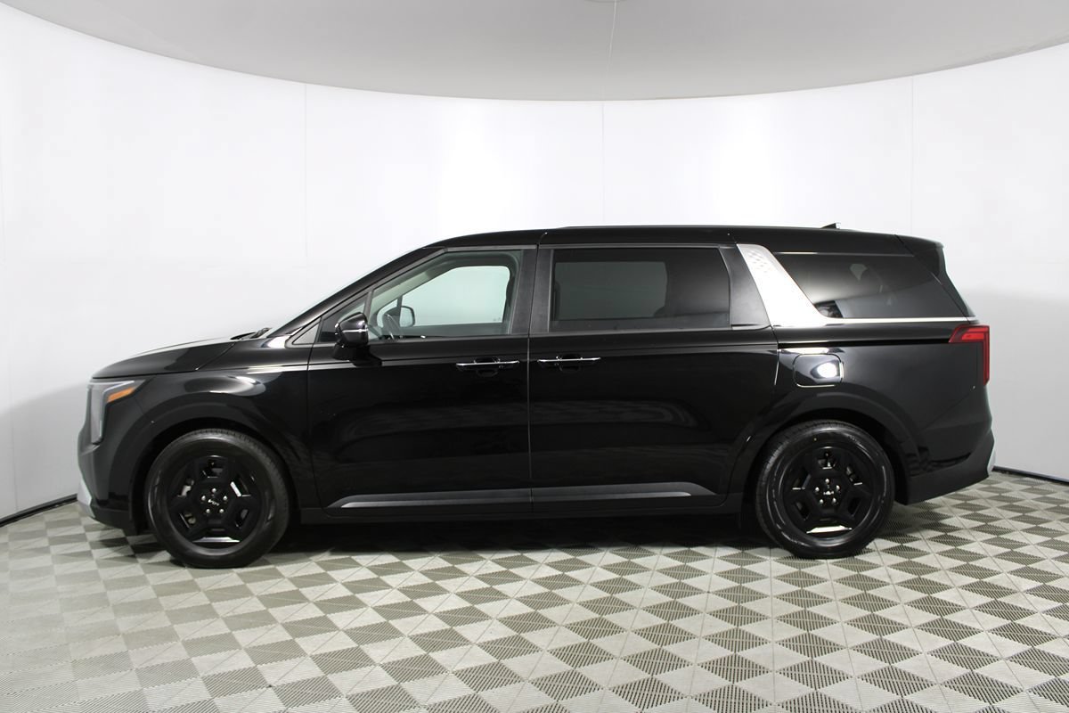 Used 2025 Kia Carnival FWD image 51