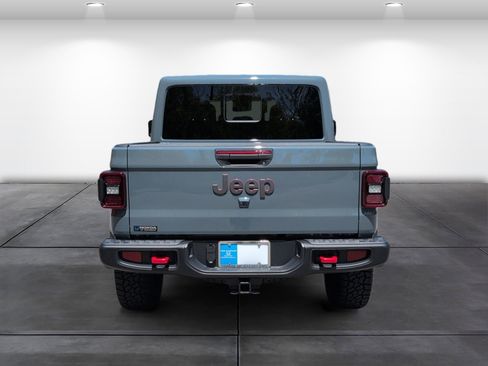 Used 2025 Jeep Gladiator Rubicon w/ Convenience Group AWD/4WD image 7