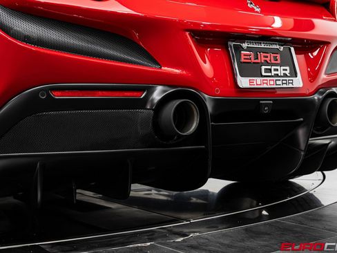 Used 2022 Ferrari F8 Tributo image 23