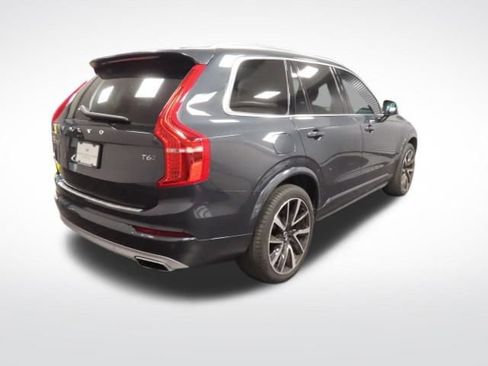 Used 2021 Volvo XC90 T6 Momentum w/ Protection Package Premier image 5