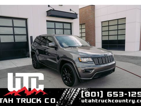 Used 2020 Jeep Grand Cherokee Altitude image 1