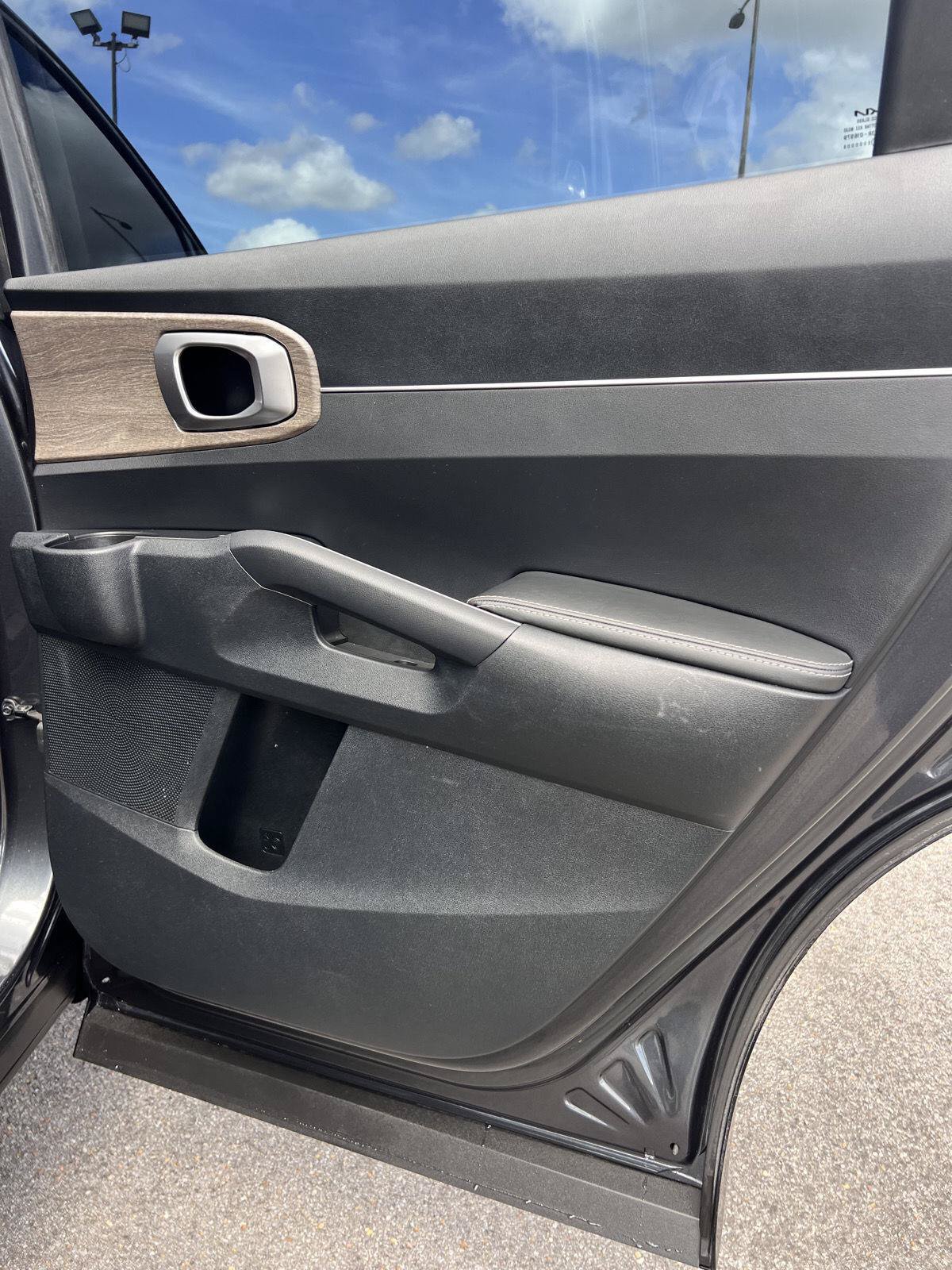 Used 2022 Kia Sorento EX w/ Panoramic Sunroof Package FWD image 26