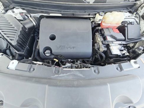 Used 2018 Chevrolet Traverse LT image 20