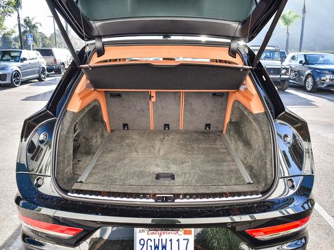 Used 2023 Bentley Bentayga Azure image 28