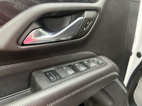 Used 2022 GMC Yukon XL Denali AWD/4WD image 31