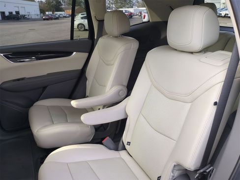 Certified 2020 Cadillac XT6 Premium Luxury image 26