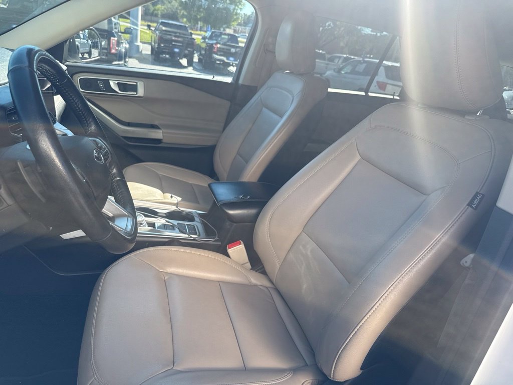 Used 2020 Ford Explorer XLT w/ Equipment Group 202A RWD image 3