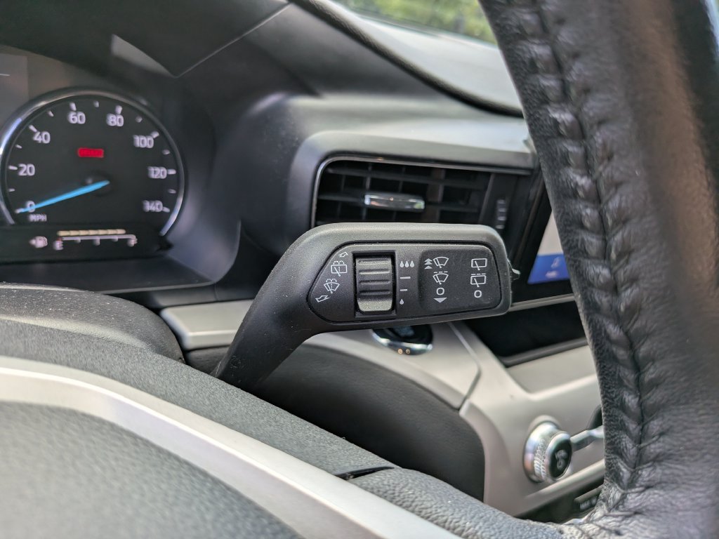 Used 2024 Ford Explorer XLT w/ Equipment Group 202A RWD image 34