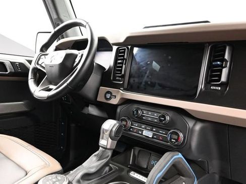 Used 2023 Ford Bronco Wildtrak AWD/4WD image 14