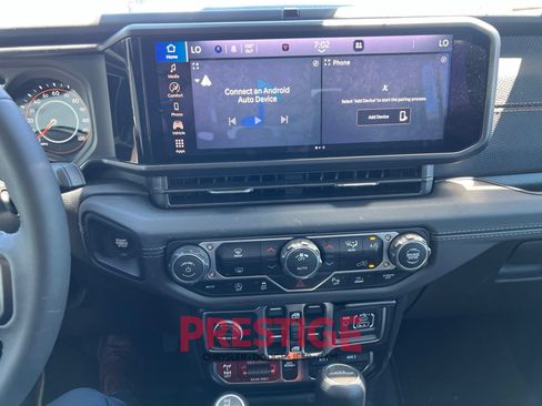Used 2026 Jeep Gladiator Mojave w/ Safety Group AWD/4WD image 32