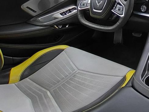 Used 2022 Chevrolet Corvette Stingray Premium Conv w/ Z51 Performance Package RWD image 20