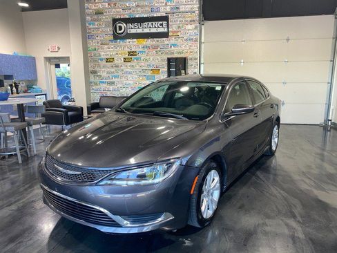 Used 2016 Chrysler 200 Limited FWD image 5