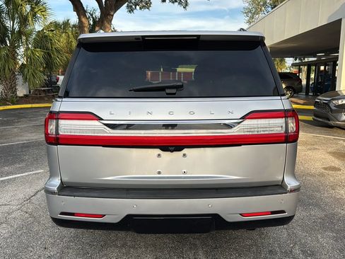 Used 2018 Lincoln Navigator Premiere AWD/4WD image 6