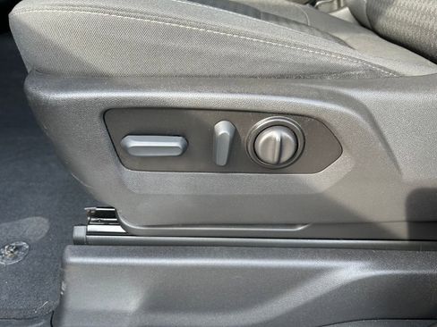 Used 2022 Chevrolet Silverado 2500 LT w/ Convenience Package image 21