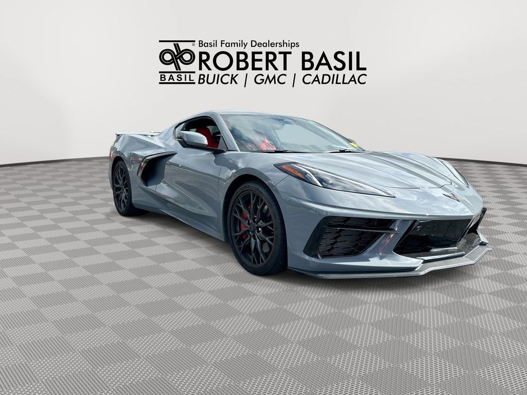 Used 2025 Chevrolet Corvette Stingray Preferred Cpe w/ Z51 Performance Package RWD image 2