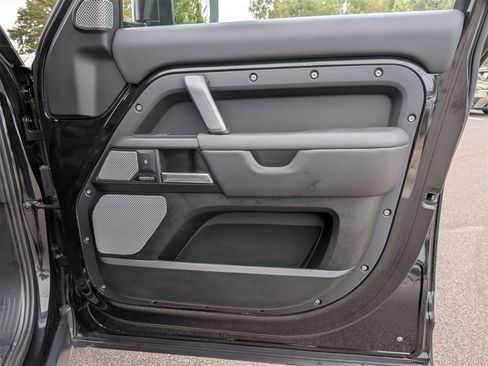 Used 2024 Land Rover Defender 130 V8 image 36