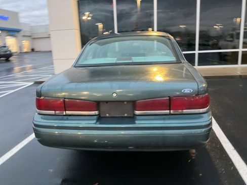 Used 1995 Ford Crown Victoria LX image 7