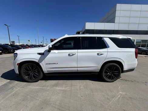 Used 2023 GMC Yukon Denali w/ Denali Reserve Package image 2