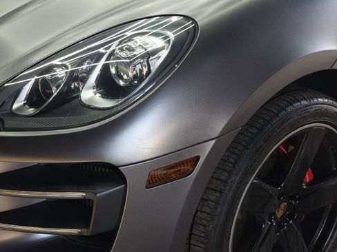 Used 2015 Porsche Macan Turbo image 36