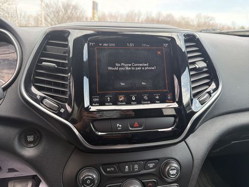 Used 2019 Jeep Cherokee High Altitude AWD/4WD image 28