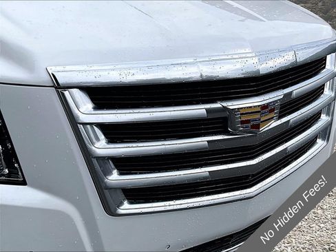 Used 2017 Cadillac Escalade Luxury AWD/4WD image 24